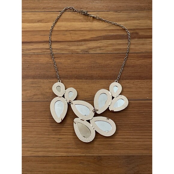 Iridescent Green Teardrop Cluster Statement Necklace 20 inches - Picture 6 of 9